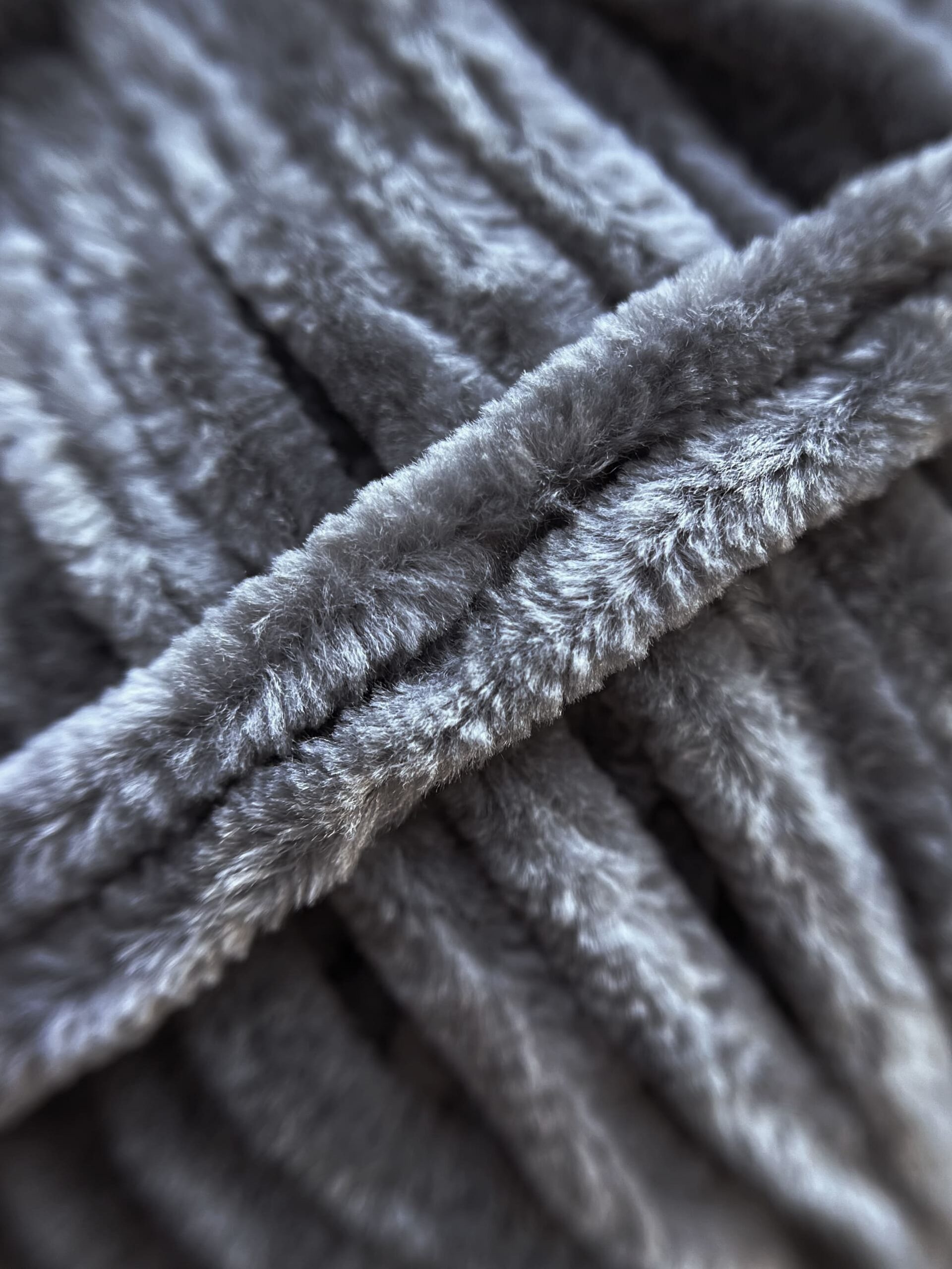 VELUR 6019 - 1 skein - Image 2