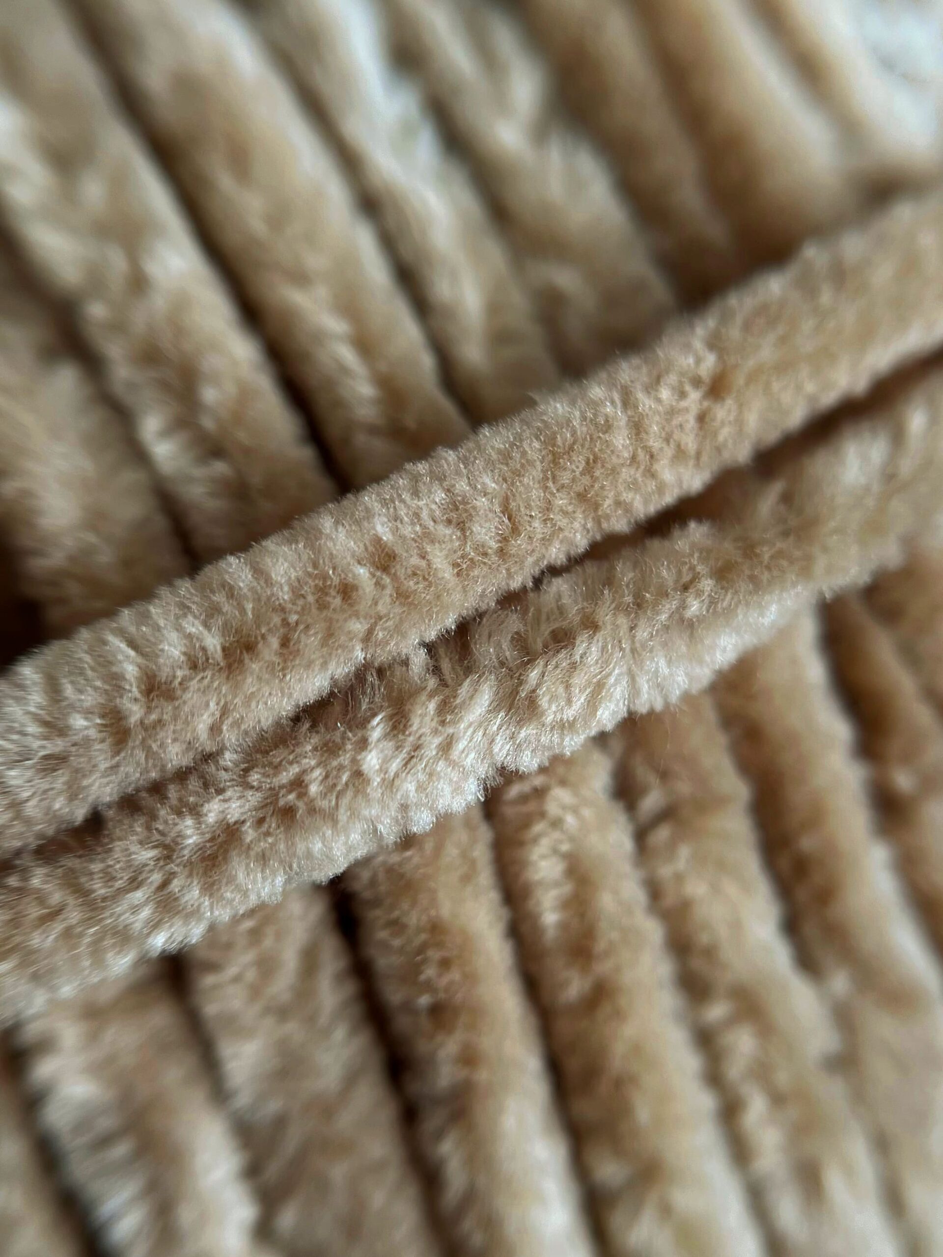 VELUR 7119 - 1 skein - Image 2